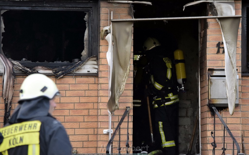 Feuer 2 Vollbrand Reihenhaus Roggendorf Berrischstr P102.JPG - Miklos Laubert